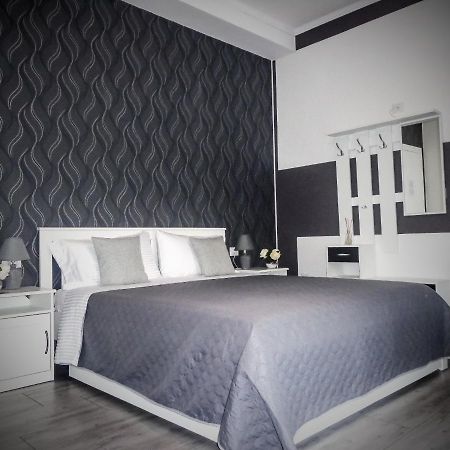 Chloe'S Rooms Cagliari Exterior photo