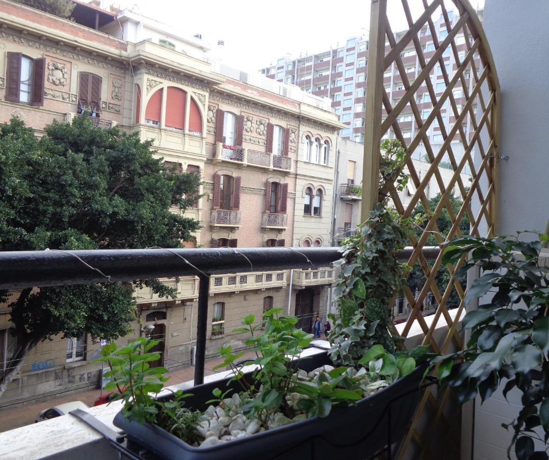 Chloe'S Rooms Cagliari Exterior photo