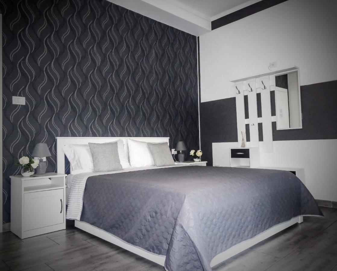 Chloe'S Rooms Cagliari Exterior photo