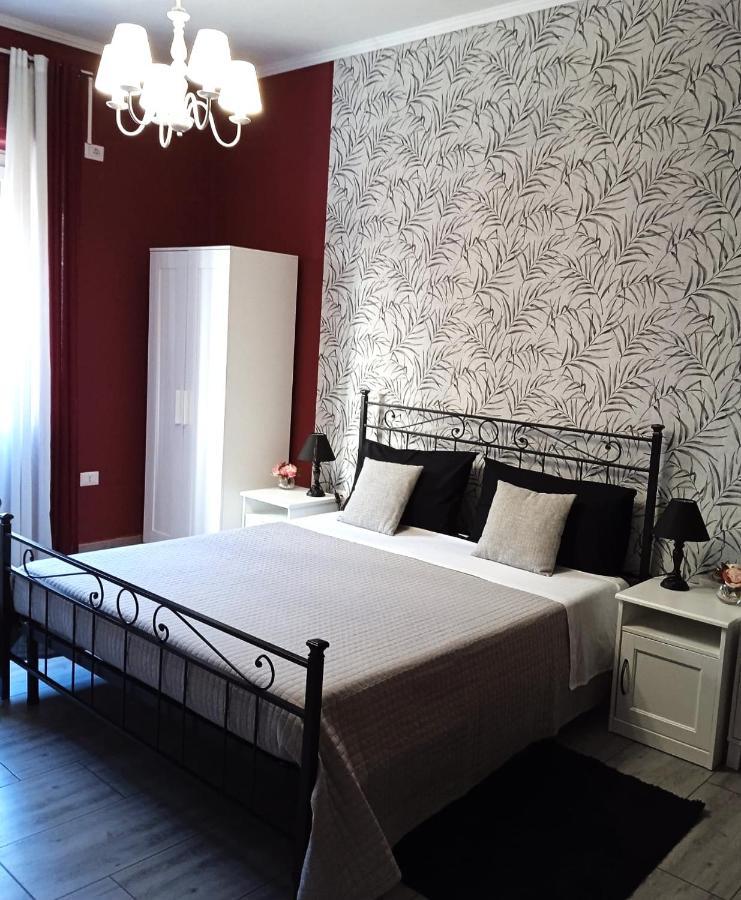 Chloe'S Rooms Cagliari Exterior photo