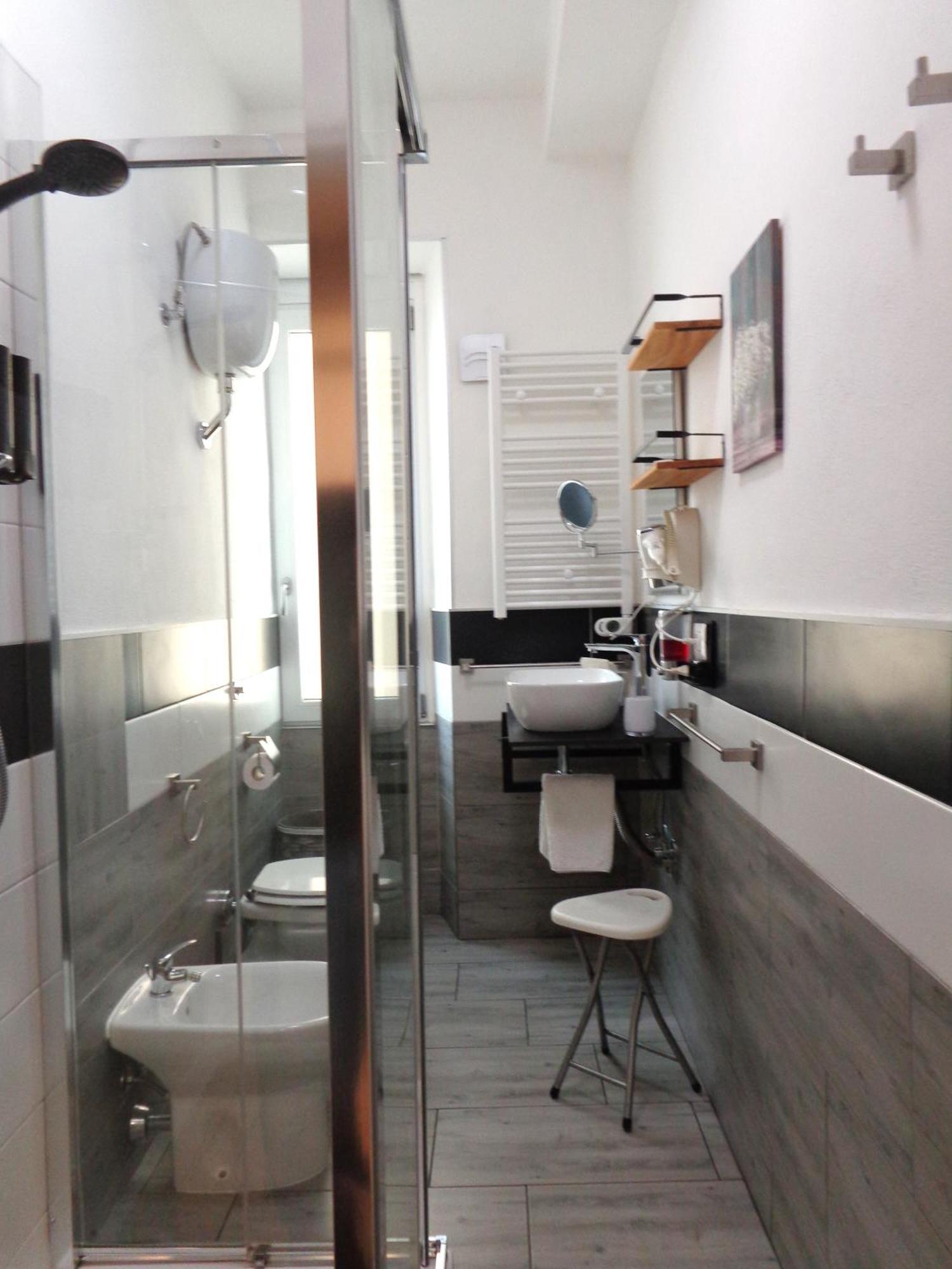 Chloe'S Rooms Cagliari Exterior photo